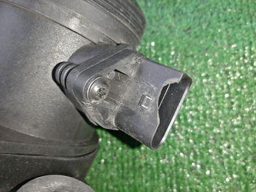 КОРПУС ВОЗДУШНОГО ФИЛЬТРА НА BENTLEY FLYING SPUR 3W2 BWRA