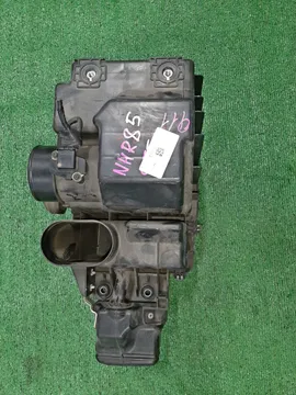 КОРПУС ВОЗДУШНОГО ФИЛЬТРА НА ISUZU ELF NHR85 4JJ1