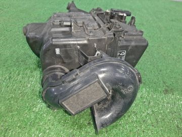 КОРПУС ВОЗДУШНОГО ФИЛЬТРА НА TOYOTA AQUA NHP10 1NZ-FXE