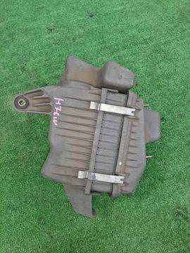 КОРПУС ВОЗДУШНОГО ФИЛЬТРА НА MITSUBISHI PAJERO IO H76W 4G93