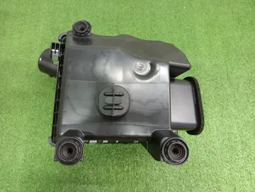 КОРПУС ВОЗДУШНОГО ФИЛЬТРА НА TOYOTA LAND CRUISER VJA300W