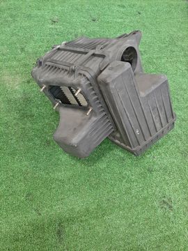 КОРПУС ВОЗДУШНОГО ФИЛЬТРА НА MITSUBISHI PAJERO IO H76W 4G93