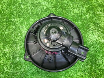 МОТОРЧИК ПЕЧКИ НА TOYOTA MARK II QUALIS SXV20