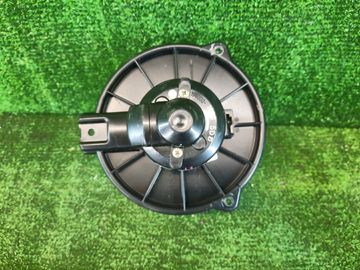 МОТОРЧИК ПЕЧКИ НА TOYOTA IST NCP61