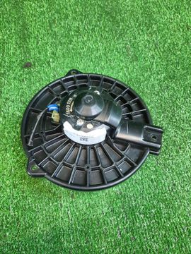 МОТОРЧИК ПЕЧКИ НА HONDA STREAM RN1