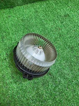 МОТОРЧИК ПЕЧКИ НА HONDA STREAM RN1