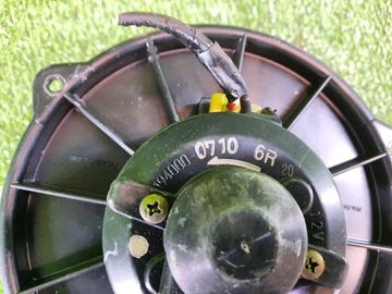 МОТОРЧИК ПЕЧКИ НА TOYOTA MARK II GX90