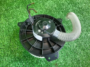 МОТОРЧИК ПЕЧКИ НА MAZDA TRIBUTE EP3W