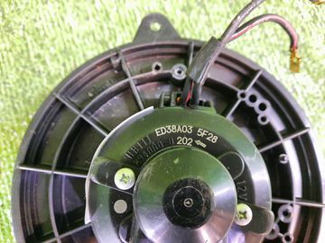 МОТОРЧИК ПЕЧКИ НА MAZDA TRIBUTE EP3W