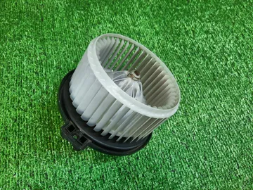 МОТОРЧИК ПЕЧКИ НА TOYOTA COROLLA NZE121