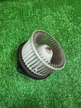 МОТОРЧИК ПЕЧКИ НА NISSAN AVENIR W10