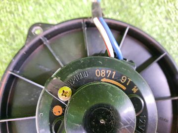 МОТОРЧИК ПЕЧКИ НА TOYOTA VISTA SV50