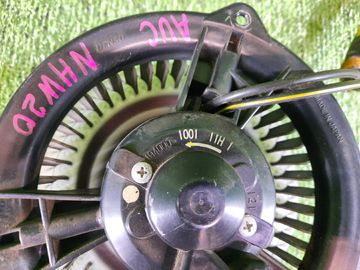 МОТОРЧИК ПЕЧКИ НА TOYOTA PRIUS NHW20