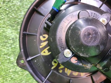 МОТОРЧИК ПЕЧКИ НА TOYOTA IPSUM ACM21W