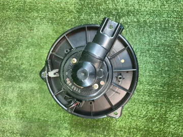 МОТОРЧИК ПЕЧКИ НА TOYOTA NADIA SXN10