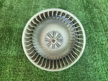 МОТОРЧИК ПЕЧКИ НА TOYOTA VOLTZ ZZE138