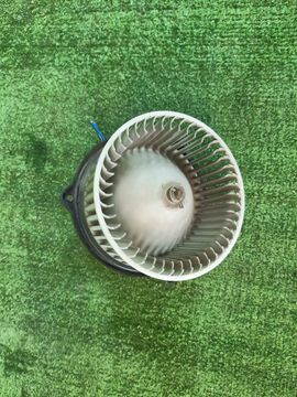 МОТОРЧИК ПЕЧКИ НА DAIHATSU PYZAR G303G