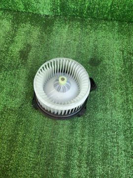 МОТОРЧИК ПЕЧКИ НА TOYOTA COROLLA FIELDER NZE141G