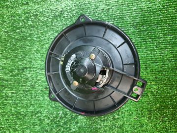 МОТОРЧИК ПЕЧКИ НА TOYOTA VOLTZ ZZE138