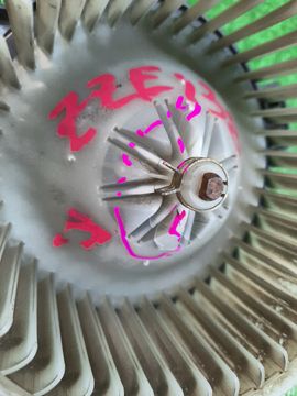 МОТОРЧИК ПЕЧКИ НА TOYOTA VOLTZ ZZE138