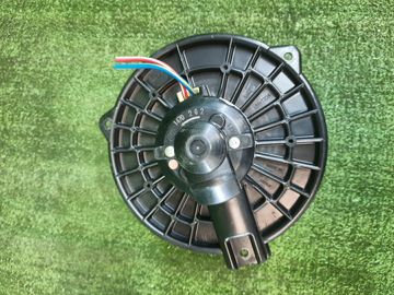 МОТОРЧИК ПЕЧКИ НА MITSUBISHI GRANDIS NA4W