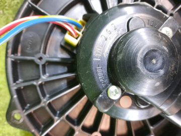 МОТОРЧИК ПЕЧКИ НА MITSUBISHI GRANDIS NA4W