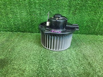 МОТОРЧИК ПЕЧКИ НА TOYOTA COROLLA FIELDER NZE121G