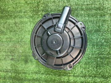 МОТОРЧИК ПЕЧКИ НА ISUZU WIZARD UES25FW