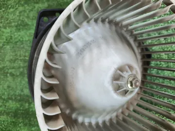 МОТОРЧИК ПЕЧКИ НА NISSAN CEFIRO A32