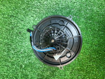 МОТОРЧИК ПЕЧКИ НА TOYOTA CAMI J102E