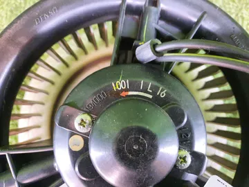 МОТОРЧИК ПЕЧКИ НА TOYOTA PRIUS NHW20