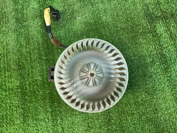 МОТОРЧИК ПЕЧКИ НА TOYOTA PRIUS NHW20