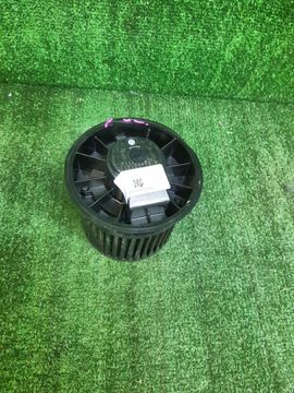 МОТОРЧИК ПЕЧКИ НА NISSAN CUBE Z12