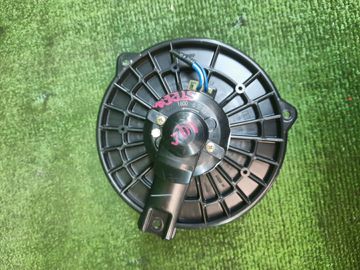 МОТОРЧИК ПЕЧКИ НА HONDA STREAM RN1