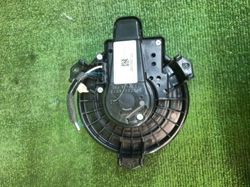 МОТОРЧИК ПЕЧКИ НА TOYOTA PRIUS ALPHA ZVW41W