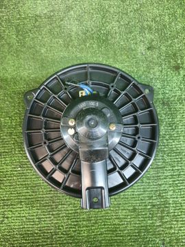 МОТОРЧИК ПЕЧКИ НА HONDA STREAM RN1