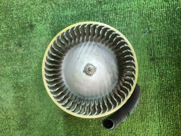 МОТОРЧИК ПЕЧКИ НА MAZDA MILLENIA TA5P