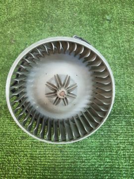 МОТОРЧИК ПЕЧКИ НА MITSUBISHI CHARIOT GRANDIS N84W