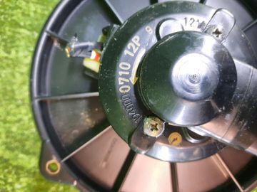 МОТОРЧИК ПЕЧКИ НА TOYOTA MARK II GX90