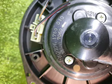 МОТОРЧИК ПЕЧКИ НА SUBARU IMPREZA WRX STI GVF