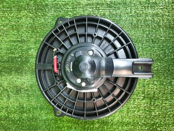 МОТОРЧИК ПЕЧКИ НА TOYOTA PROGRES JCG11