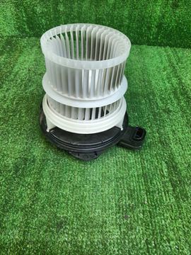 МОТОРЧИК ПЕЧКИ НА MAZDA CX-8 KG2P