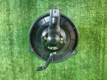 МОТОРЧИК ПЕЧКИ НА TOYOTA CALDINA ST246W