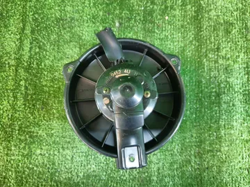 МОТОРЧИК ПЕЧКИ НА TOYOTA SPRINTER CARIB AE111G