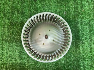 МОТОРЧИК ПЕЧКИ НА NISSAN WINGROAD Y11