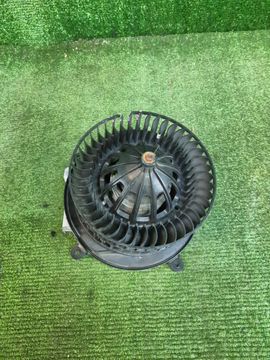 МОТОРЧИК ПЕЧКИ НА MERCEDES-BENZ E300 W211