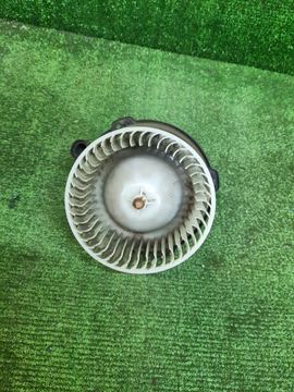 МОТОРЧИК ПЕЧКИ НА ISUZU BIGHORN UBS69