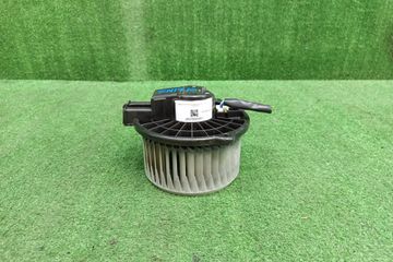 МОТОРЧИК ПЕЧКИ НА TOYOTA ISIS ZNM10W