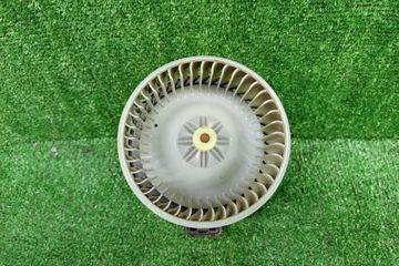 МОТОРЧИК ПЕЧКИ НА TOYOTA ISIS ZNM10G