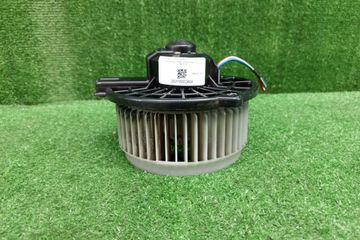 МОТОРЧИК ПЕЧКИ НА MITSUBISHI GRANDIS NA4W